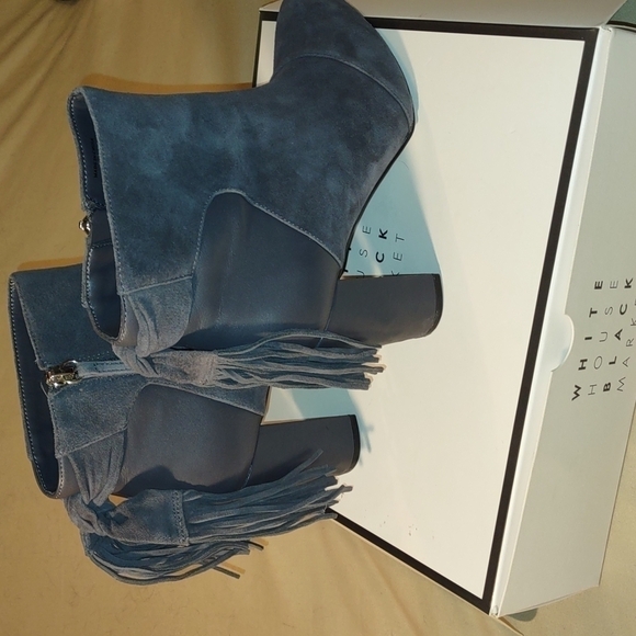 White House Black Market Gray Suede "Dodge" Tassel Shoe Boots Size 8 1/2 - Picture 3 of 11